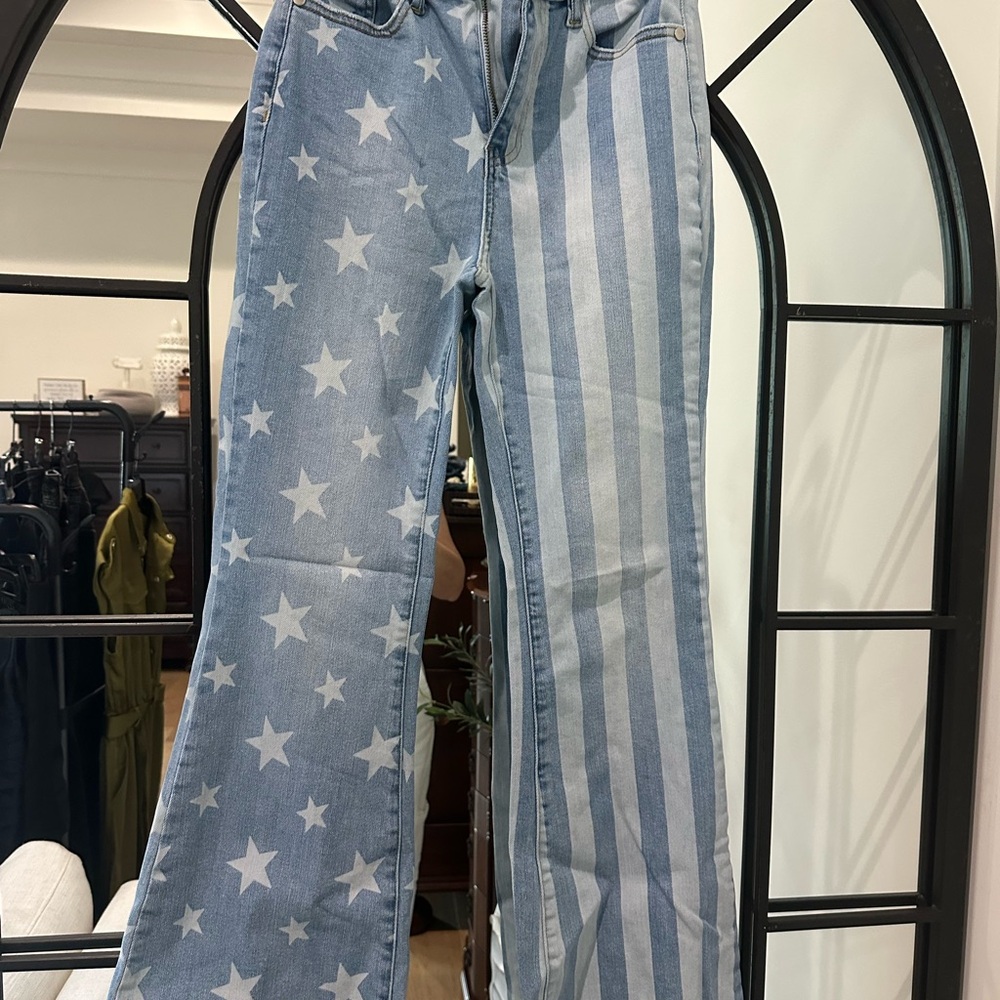 Judy Blue Light Blue Star and Stripe Flare Jeans